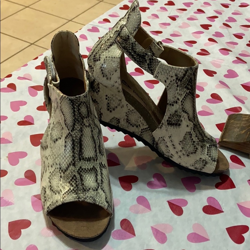 Boutique python wedges! NWOT